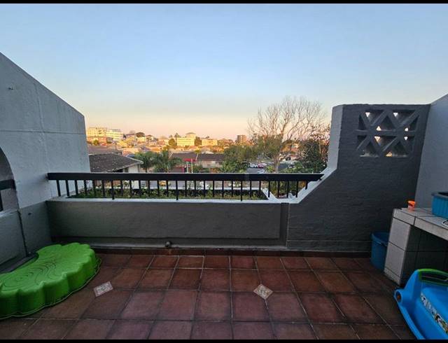 2 BEDROOM APARTMENT FOR SALE IN ESSENWOOD